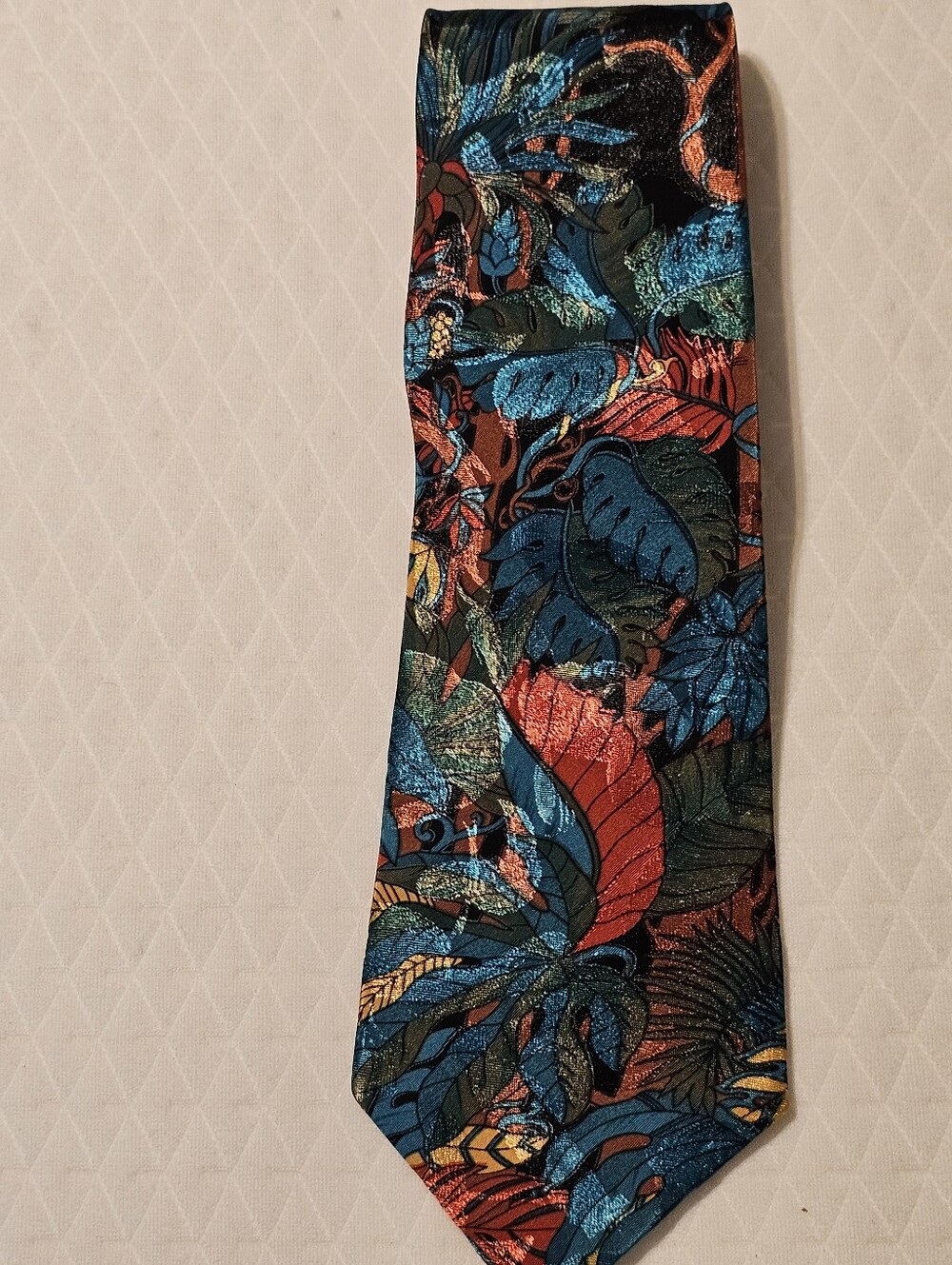 Vintage Animal Tracks 100% Silk Men’s Tie – Vibrant Tropical Botanical Leaf Prin